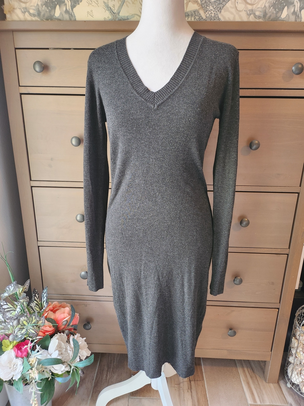Classic V-Neck Long Sleeve Knit Dress in Charcoal